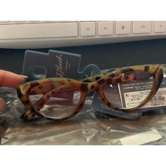 Universal Thread Women's Tortoise Print Cateye Blue Light Filtering Glasses - Picture 3 of 9